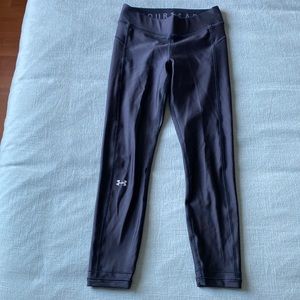 Under Armour black leggings, size S